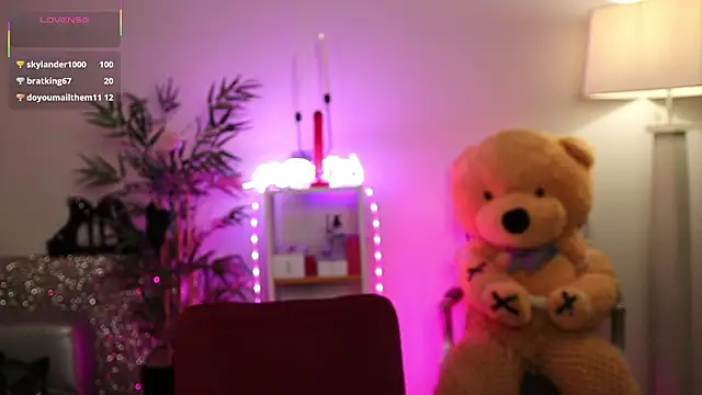 Snapshot of NovaHollisx chatting on March 2026 05:23:01 AM NovaHollisx online show from March 2026 05:23:01 AM