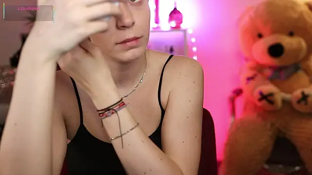 Snapshot of NovaHollisx chatting on March 2026 04:02:02 AM NovaHollisx online show from March 2026 04:02:02 AM