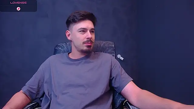 EnzoRace online show from November 2025 05:54:01 AM