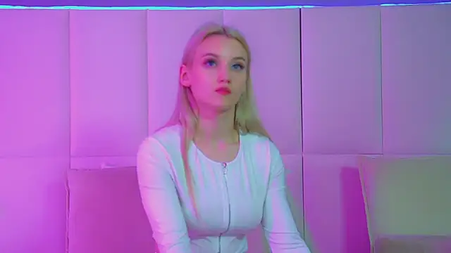 Snapshot of StacyEvances chatting on September 2025 07:00:01 AM StacyEvances online show from September 2025 07:00:01 AM