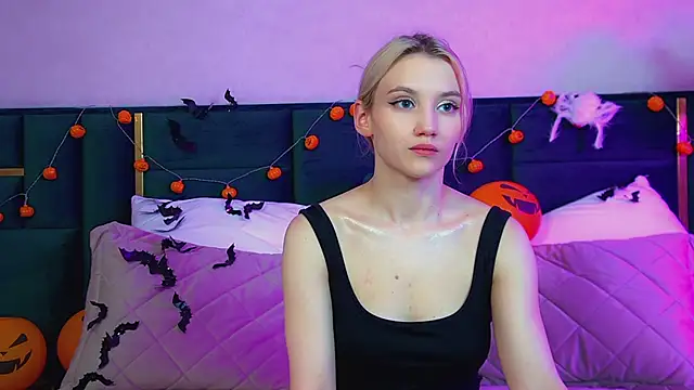 Snapshot of StacyEvances chatting on October 2025 06:04:01 PM StacyEvances online show from October 2025 06:04:01 PM