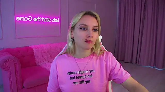 Snapshot of StacyEvances chatting on November 2025 06:23:01 AM StacyEvances online show from November 2025 06:23:01 AM