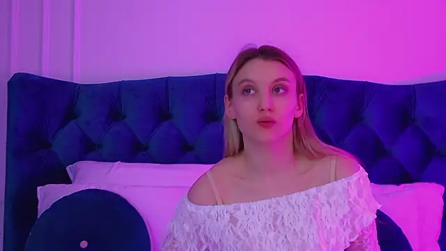 Snapshot of StacyEvances chatting on March 2026 06:27:02 PM StacyEvances online show from March 2026 06:27:02 PM