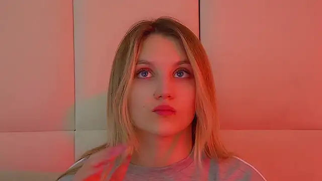 Snapshot of StacyEvances chatting on March 2026 05:44:01 AM StacyEvances online show from March 2026 05:44:01 AM