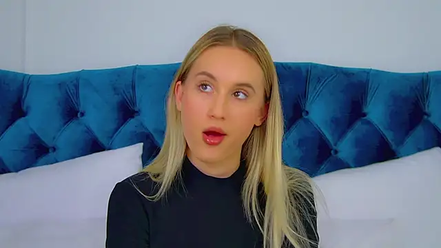 Snapshot of VictoriaHopsons chatting on October 2025 06:38:02 PM VictoriaHopsons online show from October 2025 06:38:02 PM