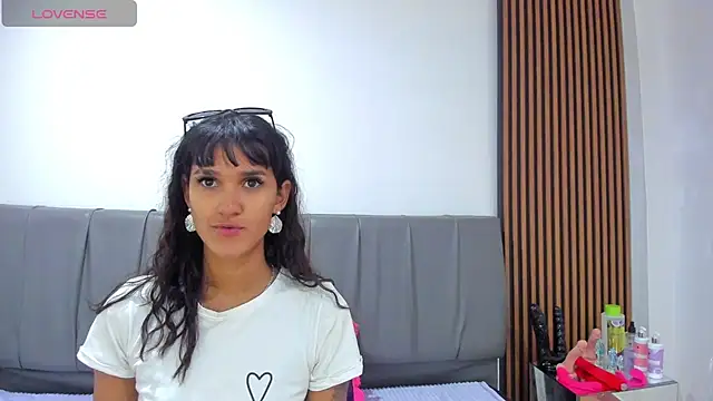 iisabella noa online show from July 2026 12:51:01 PM