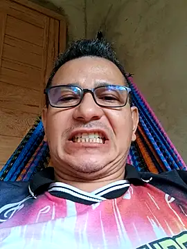 Snapshot of JPJALENQUER chatting on April 2026 05:15:02 PM JPJALENQUER online show from April 2026 05:15:02 PM