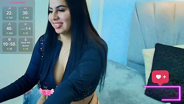 Snapshot of Aly_Smith_ chatting on October 2025 12:34:02 PM Aly Smith online show from October 2025 12:34:02 PM