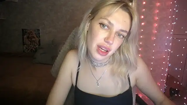 Snapshot of NickyAdamidi chatting on October 2025 04:47:01 PM NickyAdamidi online show from October 2025 04:47:01 PM