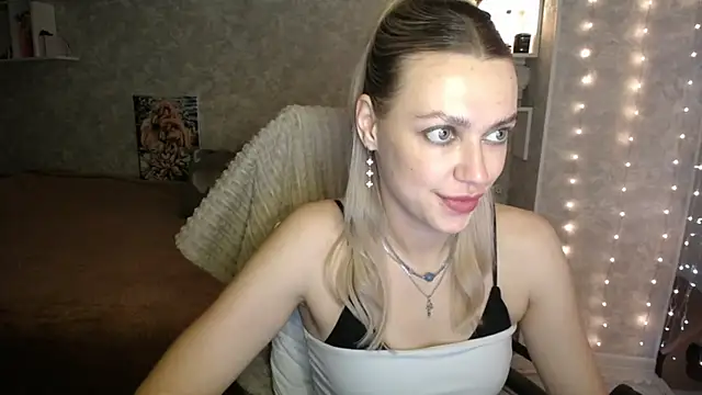 Snapshot of NickyAdamidi chatting on November 2025 03:50:01 PM NickyAdamidi online show from November 2025 03:50:01 PM