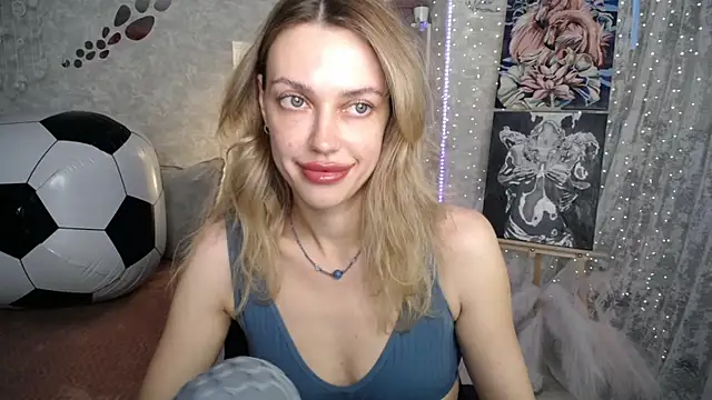 Snapshot of NickyAdamidi chatting on June 2026 04:31:01 PM NickyAdamidi online show from June 2026 04:31:01 PM