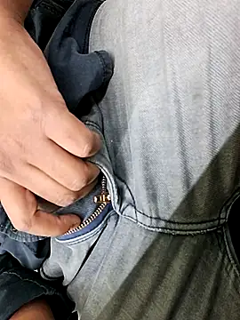 Snapshot of puuuhi chatting on April 2026 12:29:02 PM puuuhi online show from April 2026 12:29:02 PM