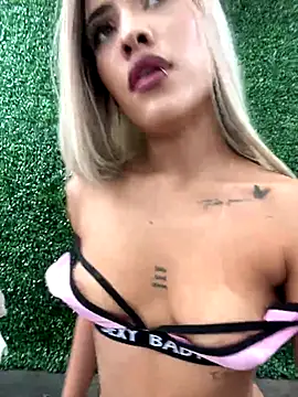 Snapshot of MystiqueXXX chatting on September 2025 01:01:01 PM MystiqueXXX online show from September 2025 01:01:01 PM