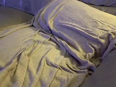 Freddiefirefly online show from March 2026 08:19:02 PM