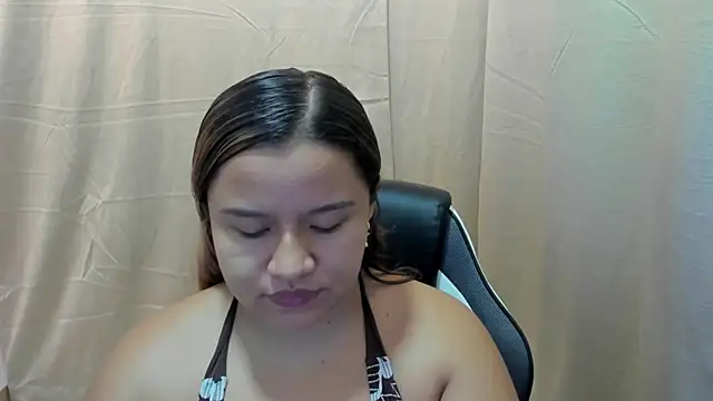 Snapshot of ElaBourn_ chatting on May 2026 03:50:02 PM ElaBourn online show from May 2026 03:50:02 PM
