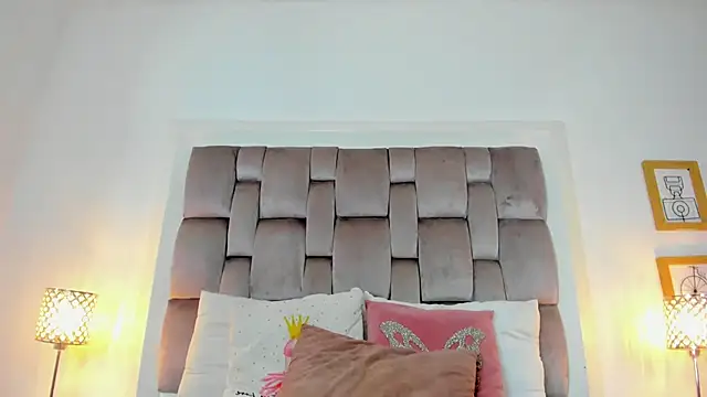 HarleyQueen666 online show from November 2025 11:29:01 AM