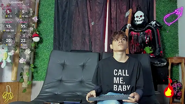 spicy adonhis online show from October 2025 12:06:02 PM