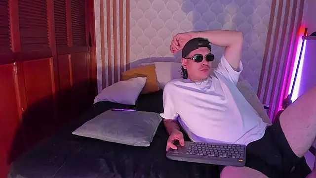 Snapshot of Cristian_blaze chatting on January 2026 09:48:02 AM Cristian blaze online show from January 2026 09:48:02 AM