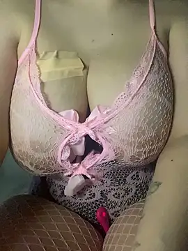 emiliafrancaise online show from February 2026 06:48:01 PM