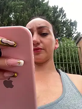 Ninabigtitied online show from September 2025 01:55:01 PM