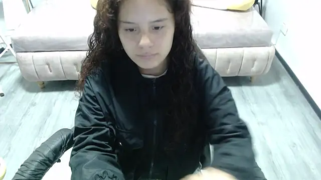 Velvet Moon V online show from November 2025 01:04:02 PM