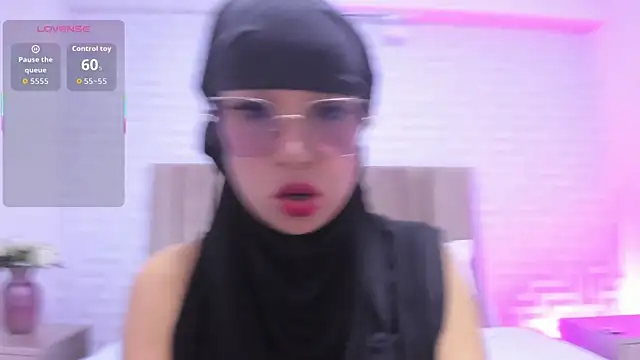 naishaa  online show from December 2025 06:46:02 PM