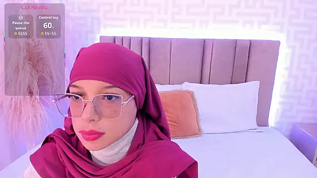 naishaa  online show from April 2026 04:48:02 PM