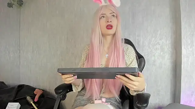 AriMonoban online show from October 2025 11:54:02 AM