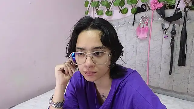 Snapshot of katalinathxandbritney1 chatting on September 2025 11:08:02 PM katalinathxandbritney1 online show from September 2025 11:08:02 PM