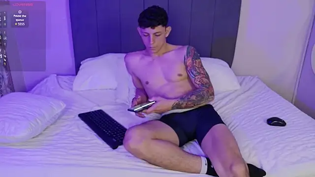 Snapshot of Ludoziel_ chatting on April 2026 02:25:01 AM Ludoziel online show from April 2026 02:25:01 AM