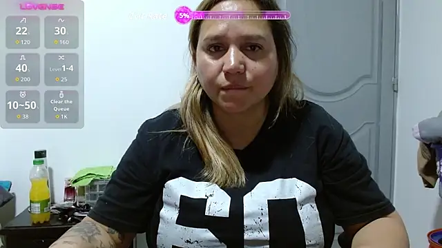 Snapshot of haashkyo chatting on April 2026 04:13:02 AM haashkyo online show from April 2026 04:13:02 AM