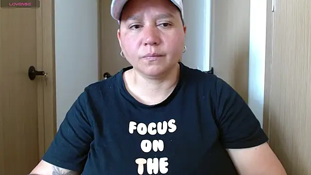 Snapshot of haashkyo chatting on April 2026 04:20:02 PM haashkyo online show from April 2026 04:20:02 PM