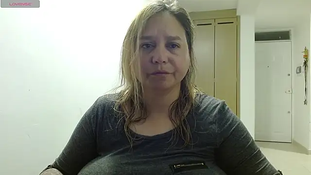 Snapshot of haashkyo chatting on June 2026 05:05:02 AM haashkyo online show from June 2026 05:05:02 AM