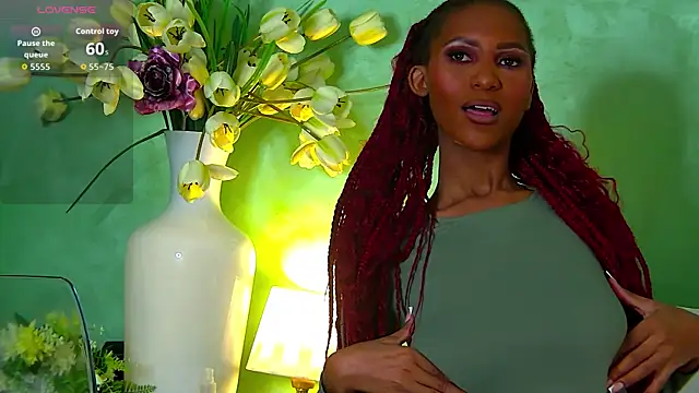 Snapshot of Izzie_Sugar chatting on October 2025 07:12:02 PM Izzie Sugar online show from October 2025 07:12:02 PM