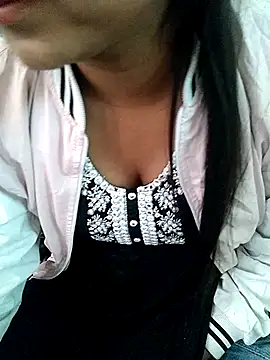 Kavya Rathore online show from November 2025 04:37:02 AM