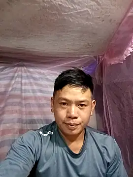 Snapshot of DungLuongg chatting on April 2026 02:00:02 PM DungLuongg online show from April 2026 02:00:02 PM