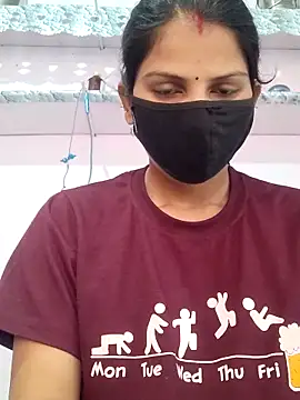 poojam93 online show from November 2025 02:54:01 AM