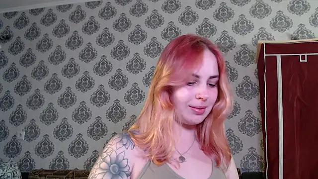 Snapshot of Alismoona chatting on April 2026 07:58:02 PM Alismoona online show from April 2026 07:58:02 PM