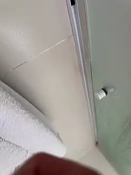 XUCRUTES42 online show from March 2026 05:19:01 PM