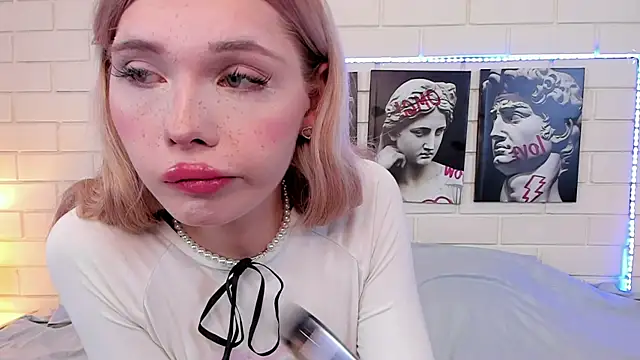 Blondy Fina online show from September 2025 04:57:01 AM