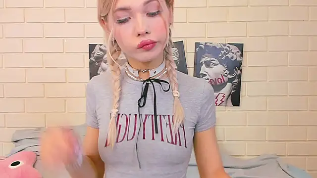 Blondy Fina online show from October 2025 04:46:02 AM