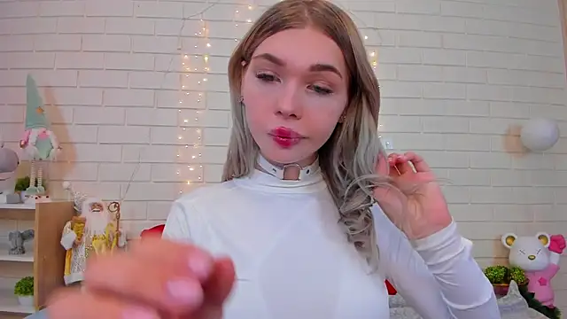 Snapshot of Blondy_Fina chatting on January 2026 04:40:01 AM Blondy Fina online show from January 2026 04:40:01 AM