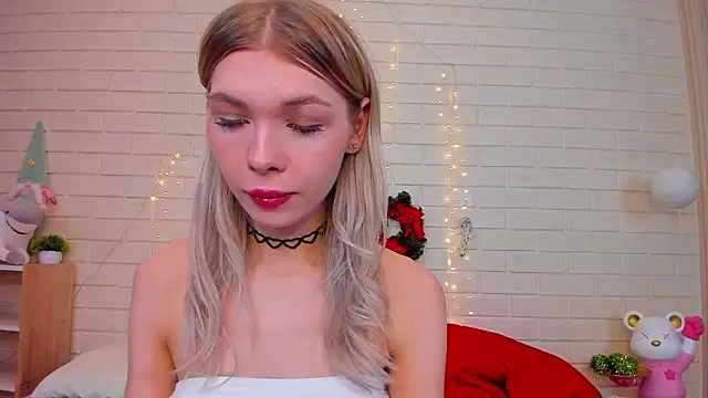 Snapshot of Blondy_Fina chatting on February 2026 06:22:01 AM Blondy Fina online show from February 2026 06:22:01 AM