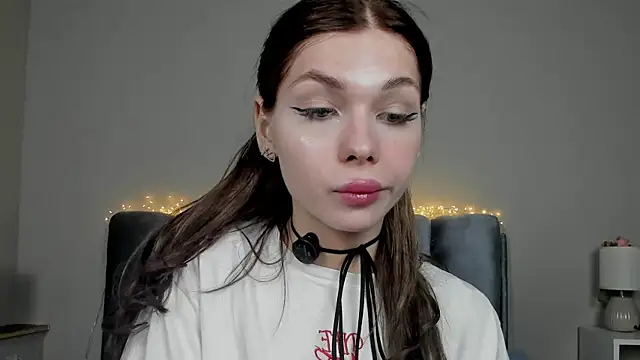 Snapshot of Blondy_Fina chatting on July 2026 04:37:02 AM Blondy Fina online show from July 2026 04:37:02 AM