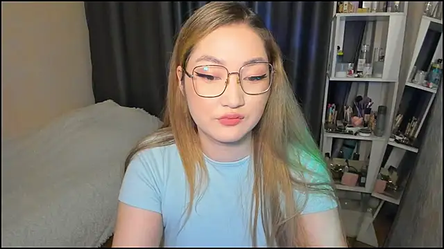 Snapshot of lyra_x chatting on February 2026 07:28:01 PM lyra x online show from February 2026 07:28:01 PM