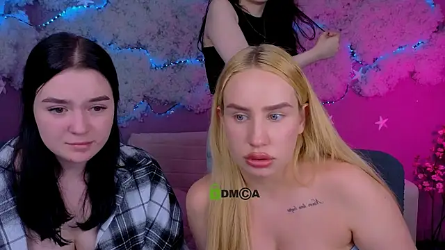 Snapshot of riley_sanders chatting on April 2026 10:31:02 PM riley sanders online show from April 2026 10:31:02 PM