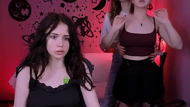 Snapshot of riley_sanders chatting on April 2026 11:05:01 PM riley sanders online show from April 2026 11:05:01 PM