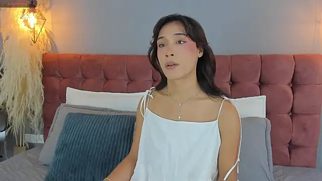 victoria decapri online show from February 2026 07:12:01 PM