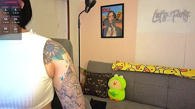 SujannaVarma  online show from November 2025 10:55:02 PM