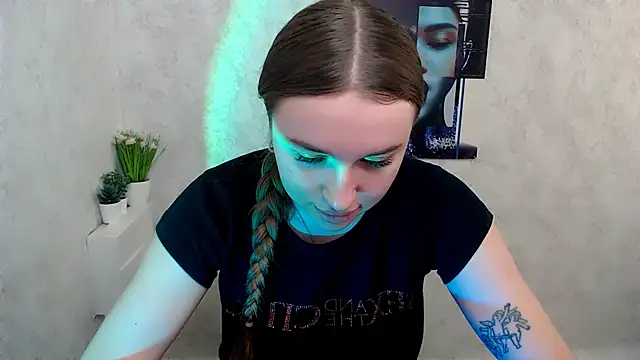 Snapshot of JuliaTopp_ chatting on February 2026 06:56:01 AM JuliaTopp online show from February 2026 06:56:01 AM